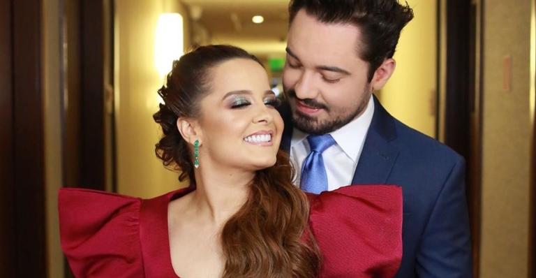 Na noite de Natal a cantora publicou um vídeo dizendo que tinha ganhado "par de chifres". Fernando Zor nega que tenha traído Maiara