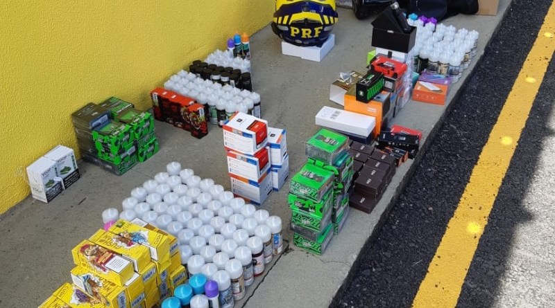 Cerca de 15 mil em mercadorias ilegais são apreendidas em veículo, no DF