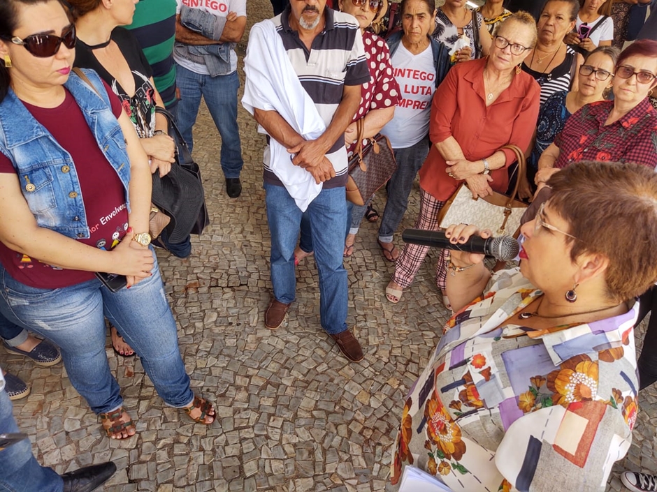 Professores vão à Alego nesta segunda para acompanhar votação sobre retirada de quinquênio e licença-prêmio