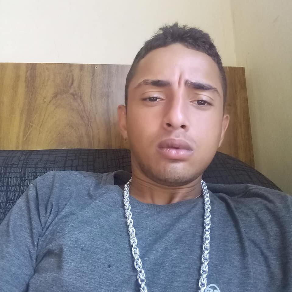 Um homem, de 26 anos, morreu e a namorada dele, de 20 anos, ficou ferida após serem atingidos por disparos de arma de fogo, em Rio Quente. (Foto: Reprodução)