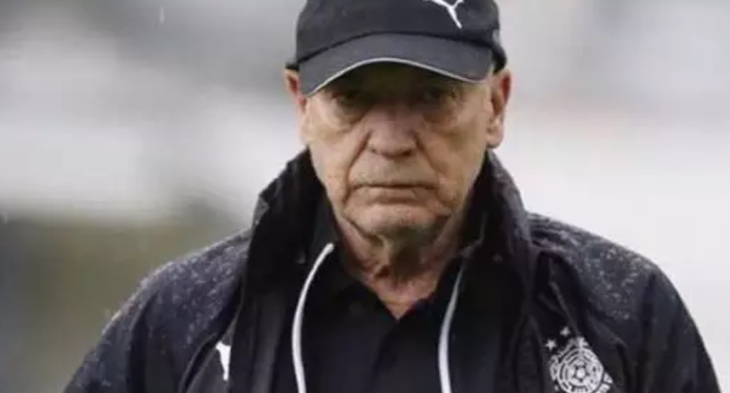 Santos anuncia contratação de técnico português Jesualdo Ferreira