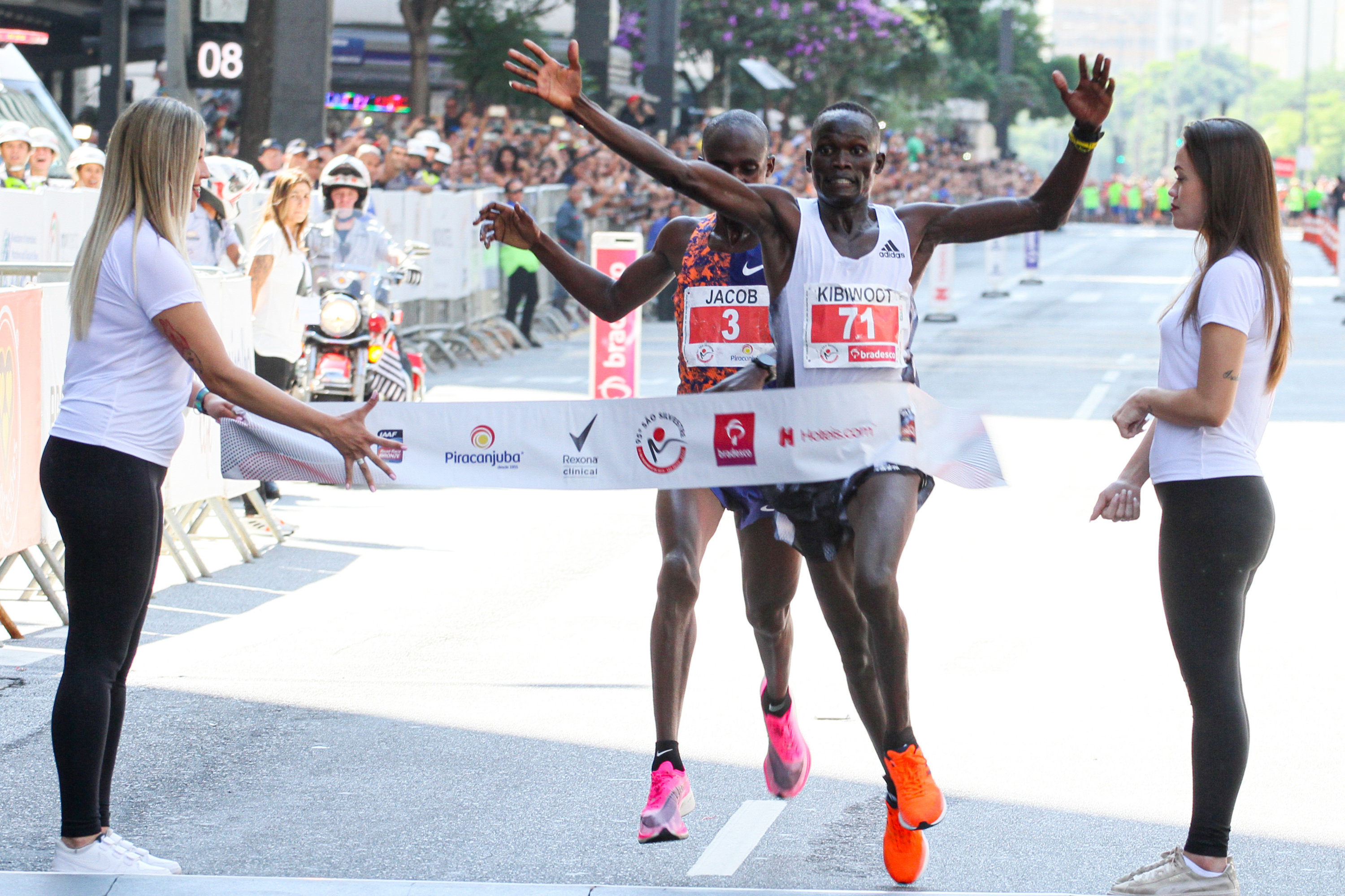 Queniano vence São Silvestre com ultrapassagem nos últimos segundos