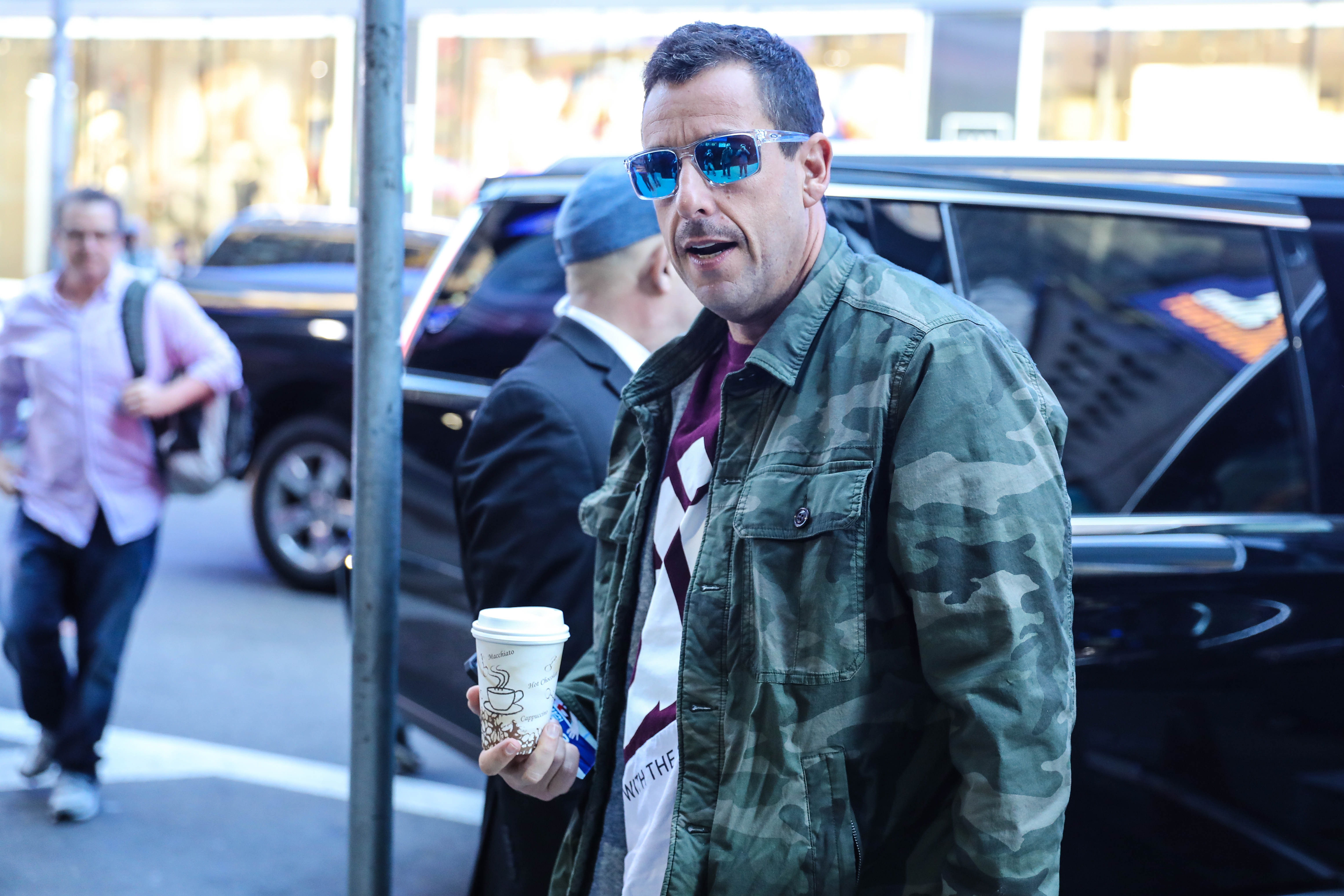 O ator Adam Sandler teve a conta no Twitter hackeada nesta quinta(2). Diversos comentários de teor sexual foi publicada no perfil do artista. (Foto: William Volcov/Brazil Photo Press/Folhapress)