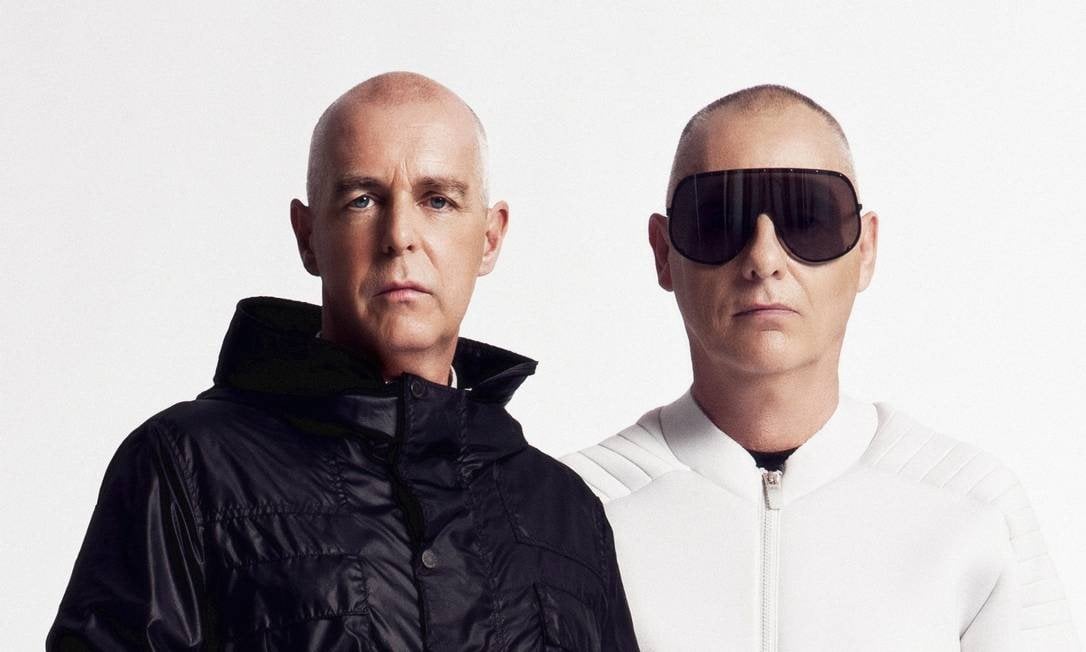 Pet Shop Boys lançam novo disco nesta sexta e devem fazer show no Brasil Os Pet Shop Boys Neil Tennant e Chris Lowe anunciaram que o álbum Hotspot terá dez canções inéditas