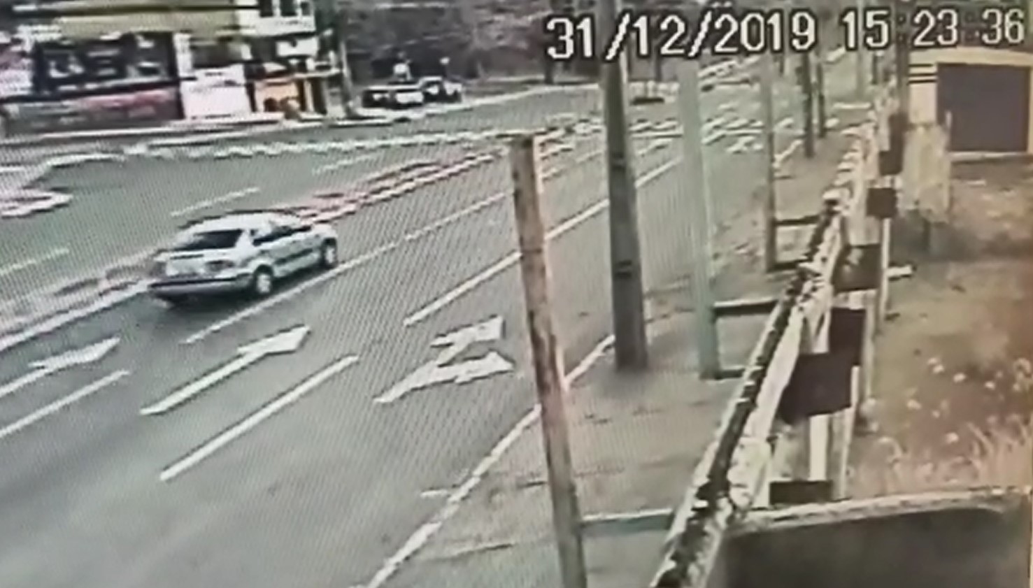 Segundo a perícia, no momento em que atingiu mãe e filha, a mulher dirigia a uma velocidade 80% superior a que é permitida na via. (Foto: Reprodução)