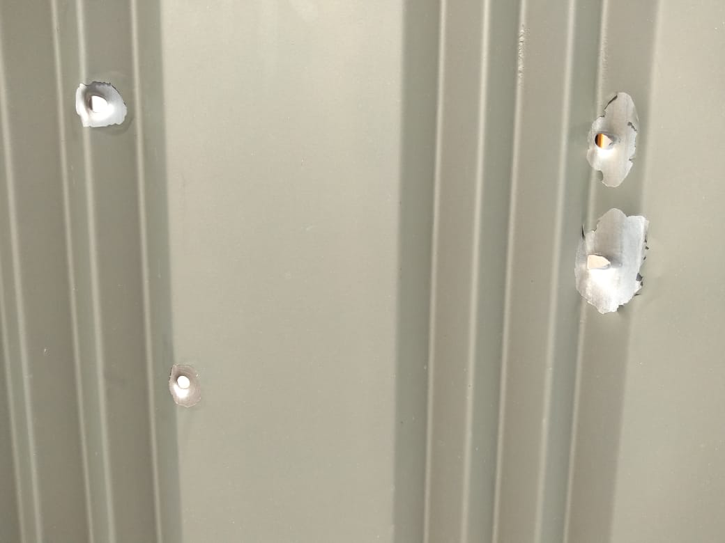 Portão da residência de vereador de Goiatuba é alvo de cinco tiros