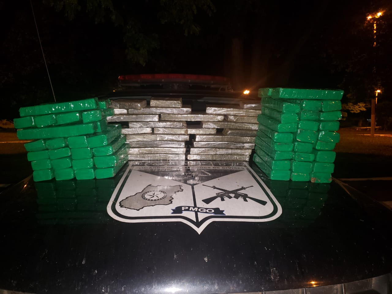 Homens são presos e menores apreendidas com 77 quilos de drogas, em Jataí