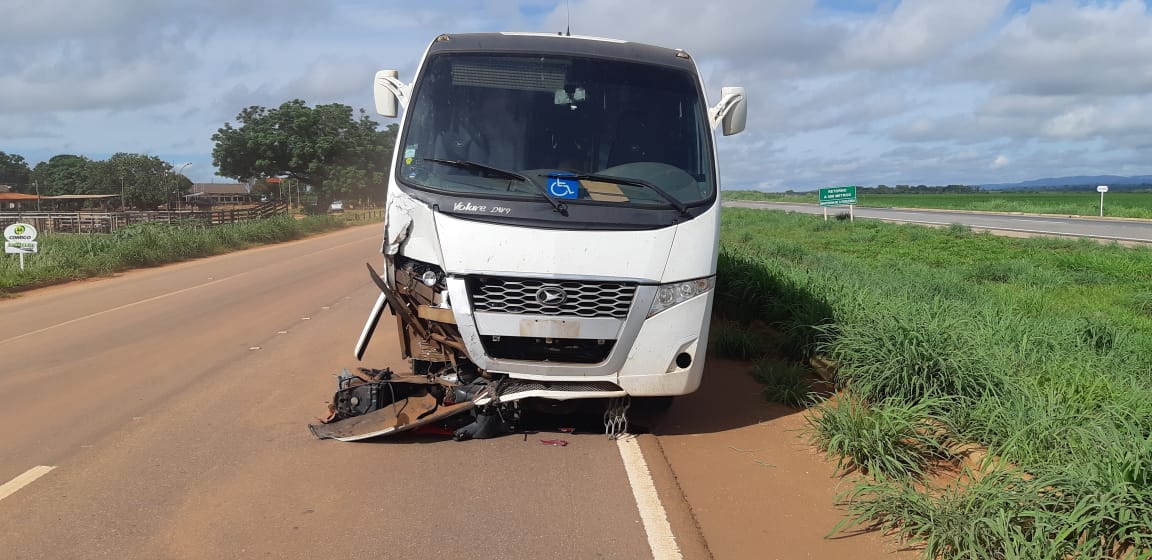 Van da prefeitura de Santa Helena atropela duas mulheres na BR-060, próximo a Indiara