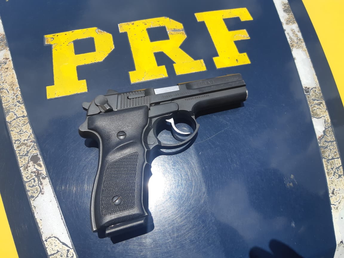 Arma turca é apreendida pela PRF na BR-153, em Hidrolândia