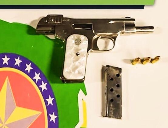 Homem é preso após ameaçar desafeto com arma de fogo, em Goiânia