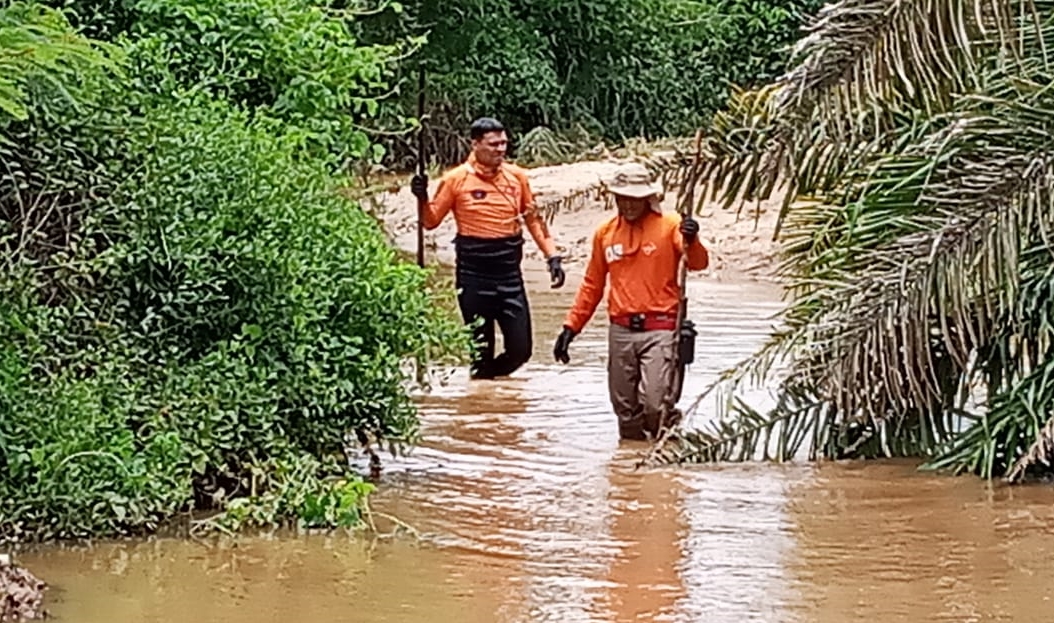 Corpo é encontrado boiando dentro de rio, em Anicuns