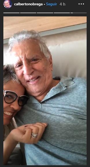 Carlos Alberto de Nóbrega é internado após consumir iogurte estragado