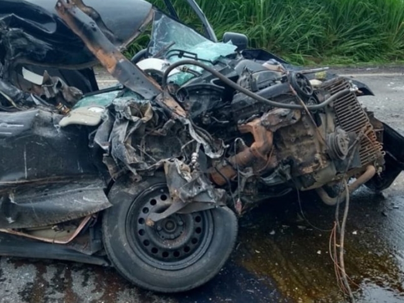 Acidente deixa ao menos um casal e uma criança feridos, na BR-153, em Jaraguá