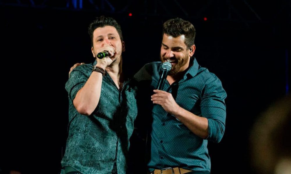 Mãe do cantor Cauan, da dupla com Cleber, testa positivo para Covid-19