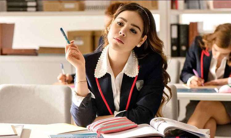 Danna Paola Atriz de Elite é xingada em reality La Academia e rebate: estou aqui porque tenho 20 anos de carreira