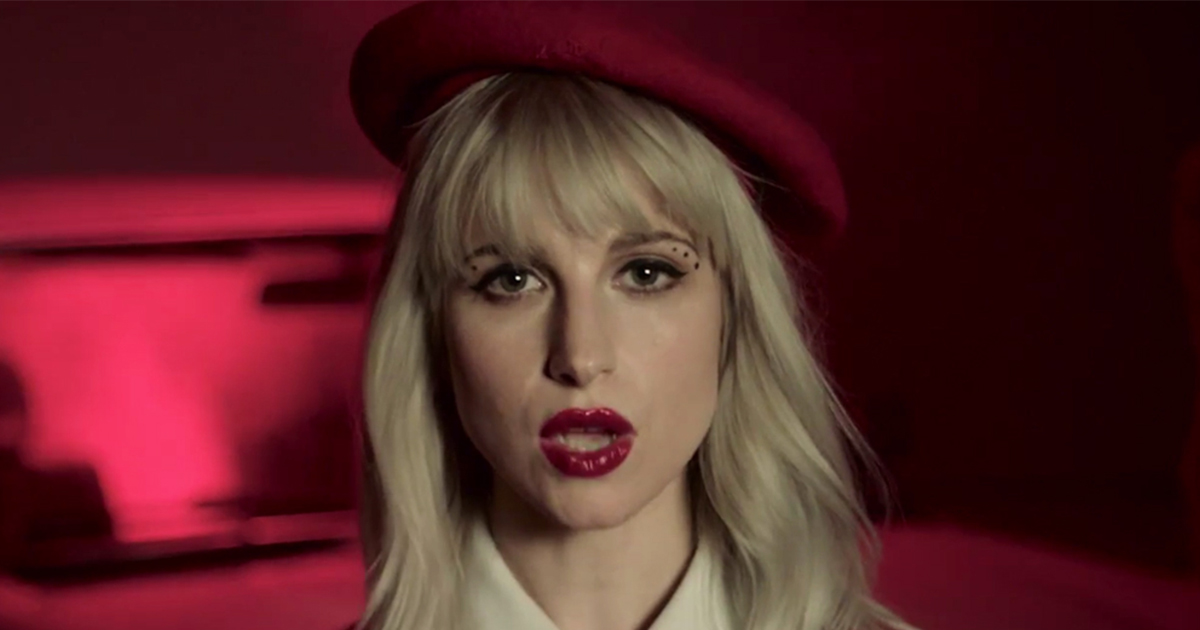 Hayley Williams, do Paramore, lança álbum solo que nasceu na terapia