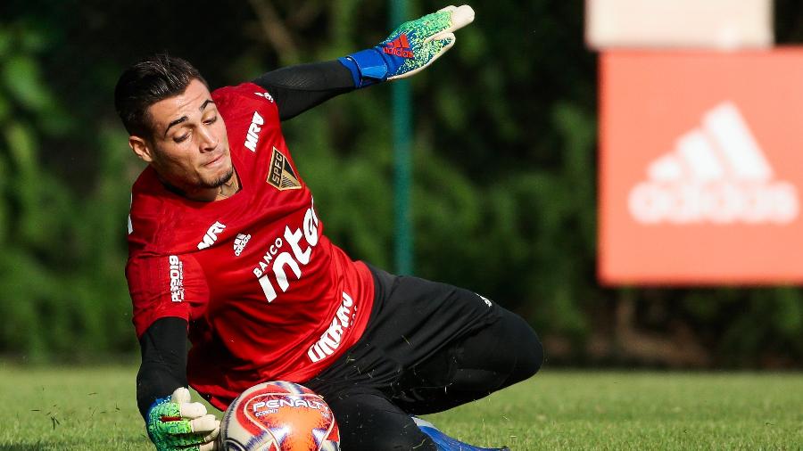 Henrique Arantes defende contração do goleiro Jean no Twitter e explica ao Mais Goiás