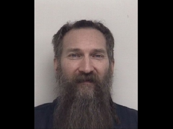 Jovem é vítima de canibal após encontro usando aplicativo de relacionamento, nos EUA