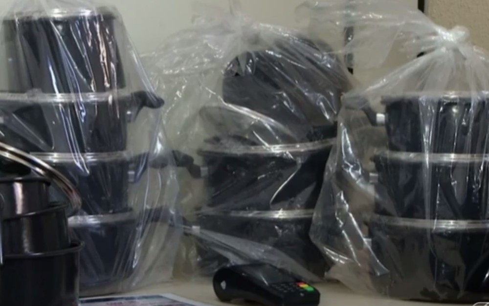 Mulher é presa ao aplicar golpes com venda de panelas, em Rio verde