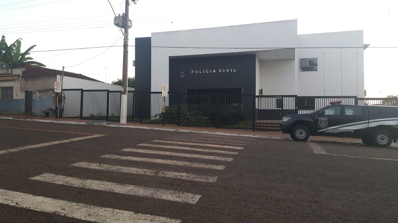 Cerca de sete homens residentes em Jataí foram vítimas de extorsão após trocarem fotos íntimas com perfis fakes nas redes sociais. (Foto: Divulgação/PC)