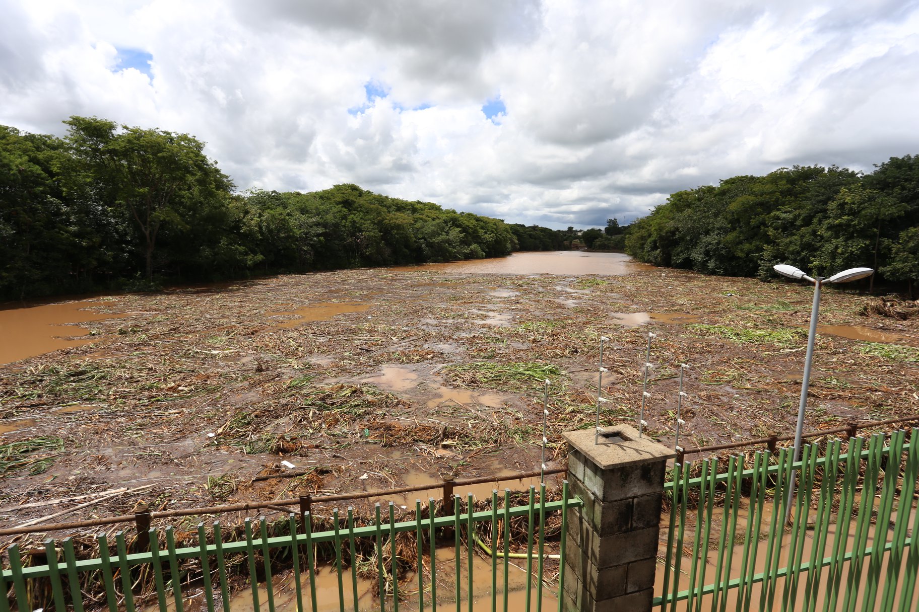 O tráfego na região Central de Catalão foi liberado nesta quinta-feira. Após medidas preventivas, barragem já não possui risco de rompimento. (Foto: Divulgação/Prefeitura)