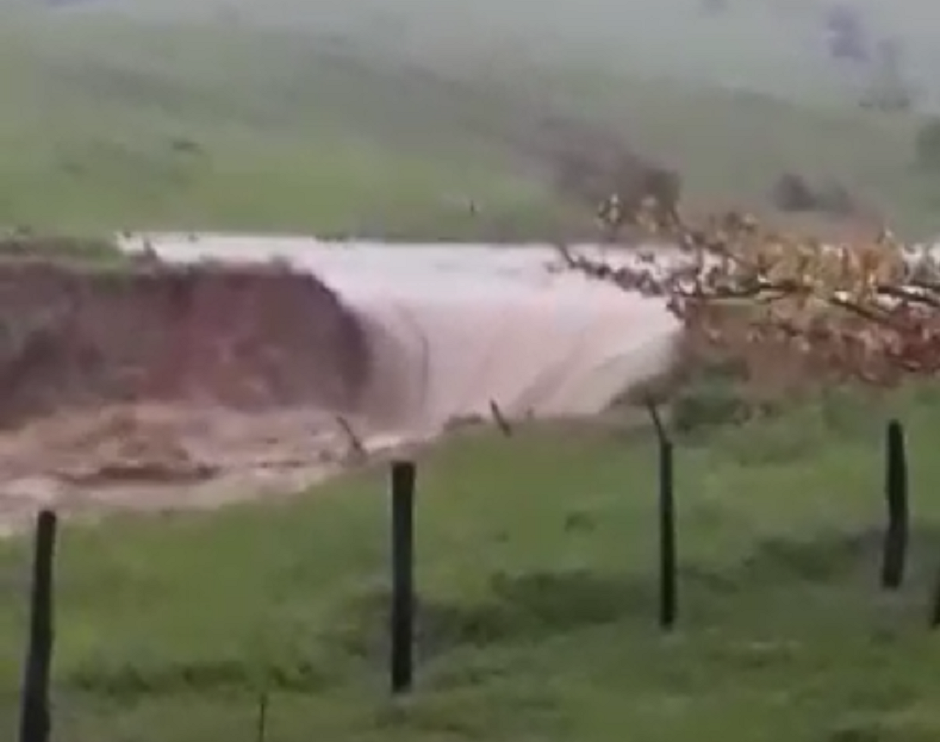 Barragem rompe por causa da chuva na região sul do estado