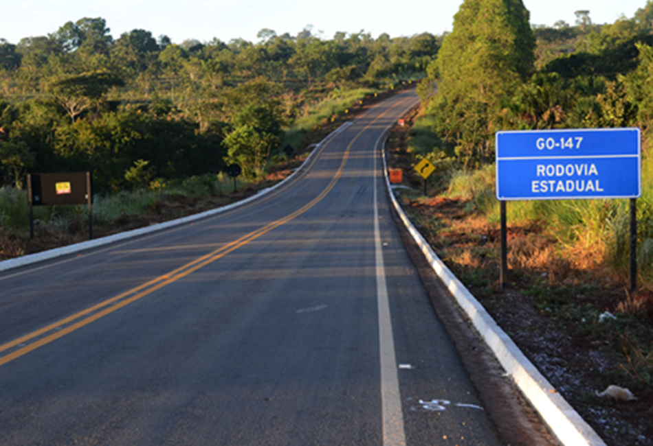 Homem morre após colidir em caminhão na GO-147, em Piracanjuba