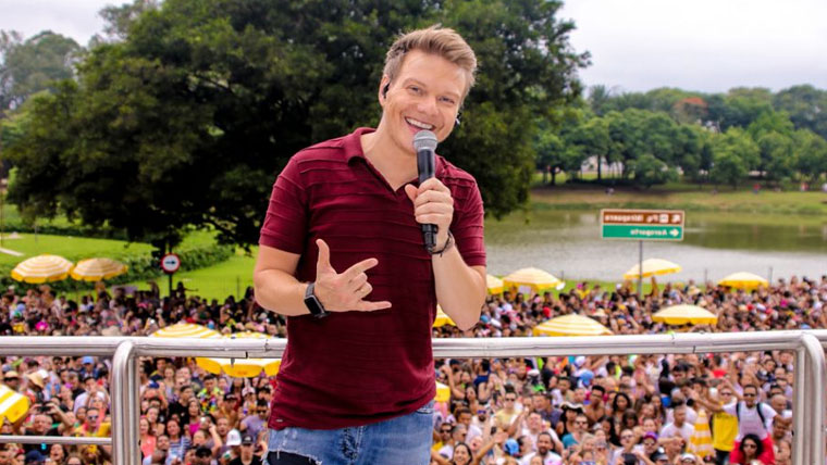 Michel Teló inova e bloco Bem Sertanejo terá tradução em língua de sinais