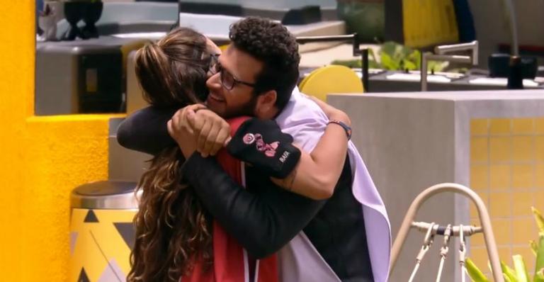 Victor Hugo vence prova do anjo no Big Brother