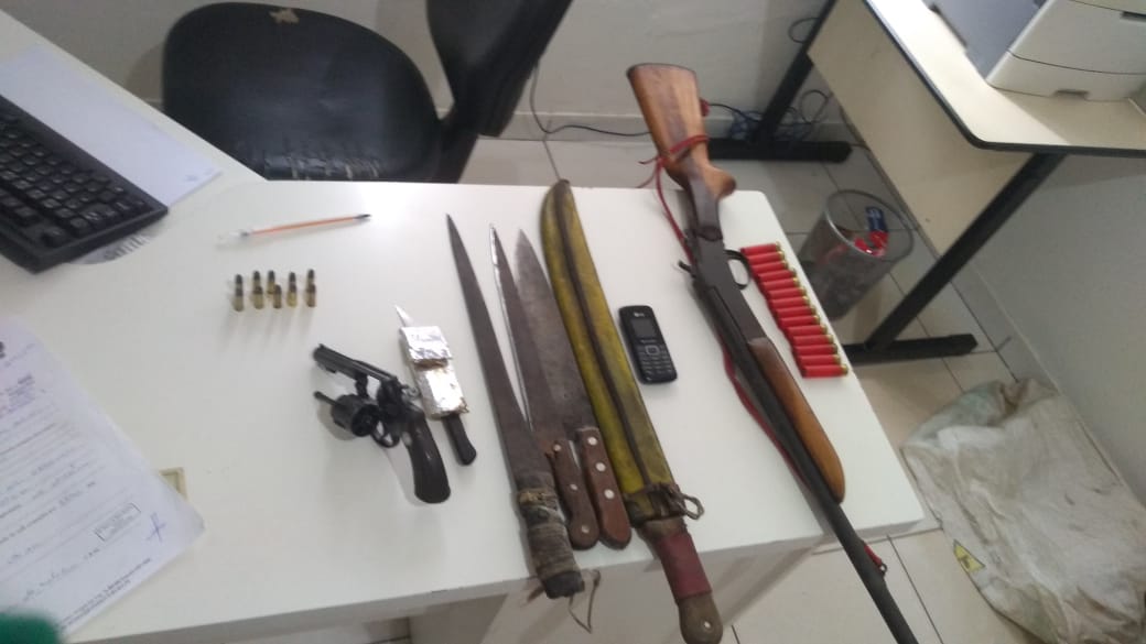 Um homem foi preso em Uruaçu nesta quinta-feira (6). Ele é suspeito de ameaçar a filha por conta de um empréstimo financeiro. (Foto: divulgação/PM)