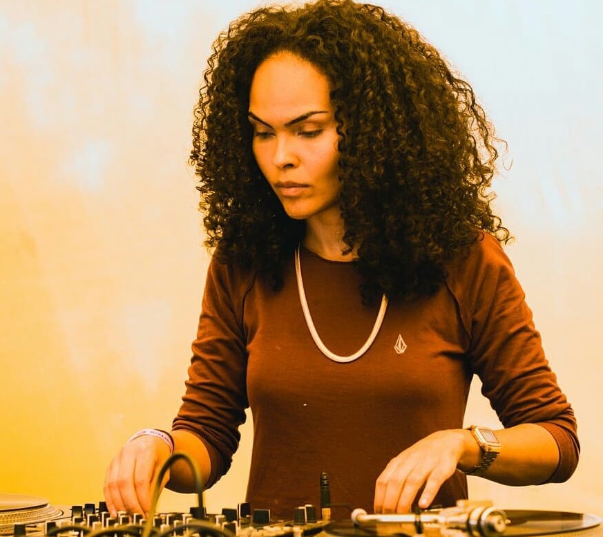 Imerse apresenta carnaval com axé e ritmos brasileiros nesta quinta-feira (20)