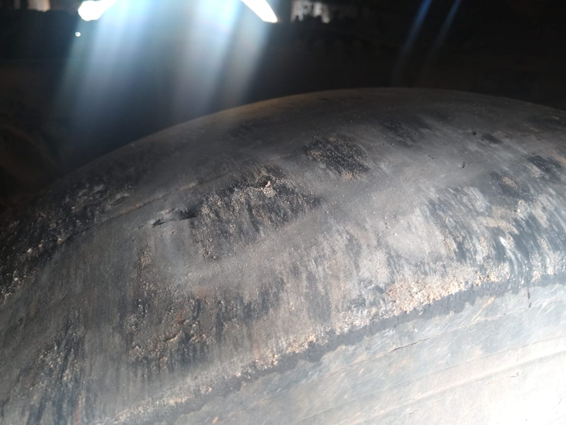 Ônibus com 38 passageiros é apreendido com diversas irregularidades, em Goiânia (Foto: Divulgação/PRF)