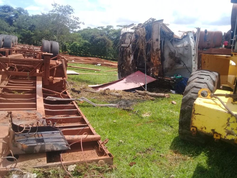 Motorista morre após perder o controle de caminhão na GO-164, em Paraúna
