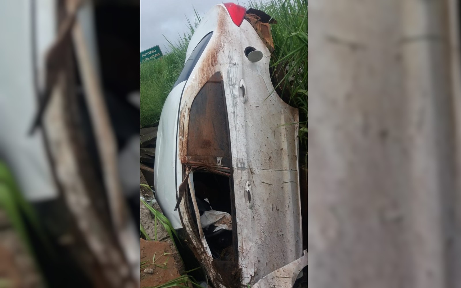 Dois homens, de 20 anos, ficaram feridos depois que se envolverem em um acidente de trânsito na BR-060, em Rio Verde, no último sábado (8). (Foto: Divulgação/PRF)