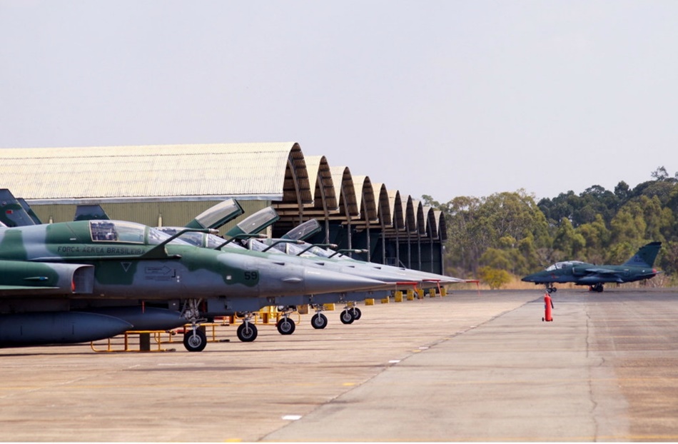 Cidadãos de outros países poderão voltar da China em aviões do Brasil