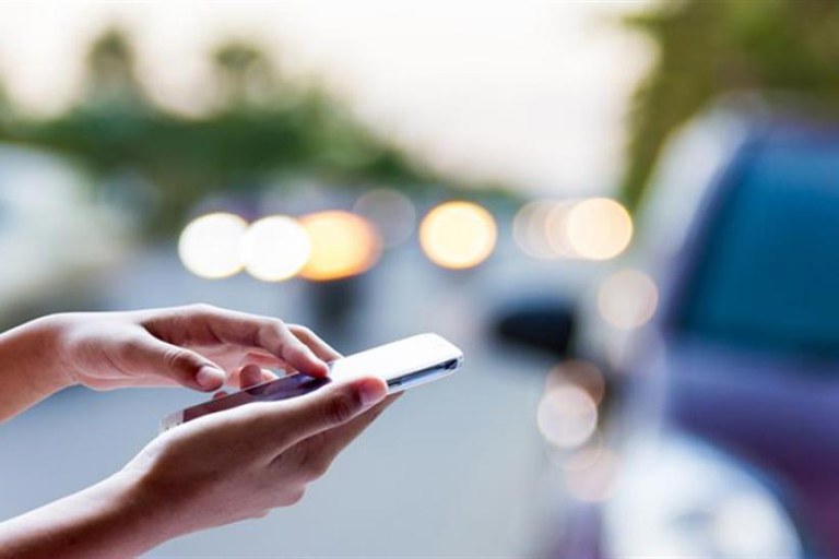 Aplicativo de transporte subsidia corridas para Delegacia da Mulher no Carnaval