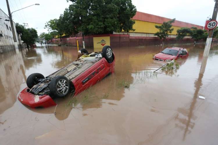 Os contratos de seguro, em geral, incluem indenização por problemas causados pelas chuvas