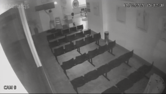 Uma clínica de atendimento popular foi arrombada e furtada na madrugada deste sábado (1º). O local funciona no bairro Jundiaí, em Anápolis. (Foto: reprodução)