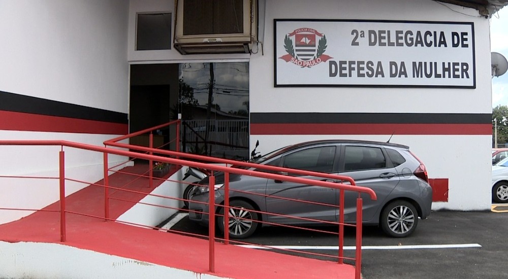 Menino de 11 anos é suspeito de matar padrasto para proteger mãe e irmão