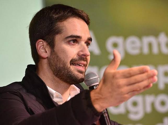 Em Goiânia, Eduardo Leite se contrapõe a Caiado e elogia reforma tributária