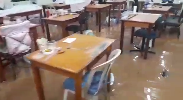 “Tudo foi danificado”, diz o proprietário de uma fábrica de joias inundada pela segunda vez em Itapirapuã. (Foto: reprodução)