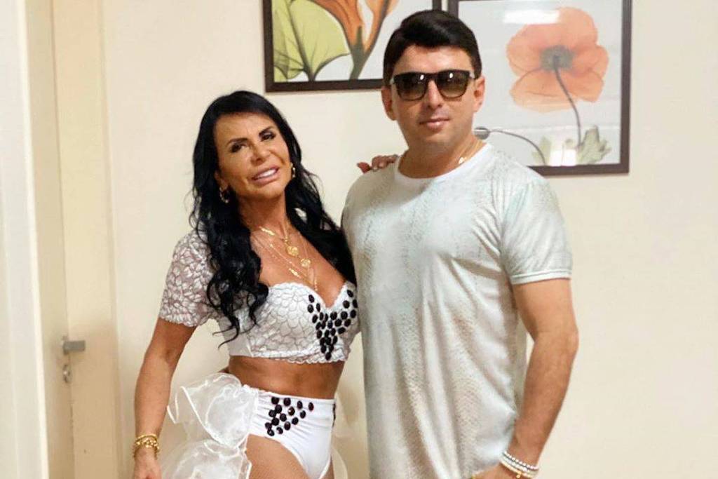 Gretchen pula Carnaval ao lado de saxofonista Esdras de Souza e fãs apontam affair