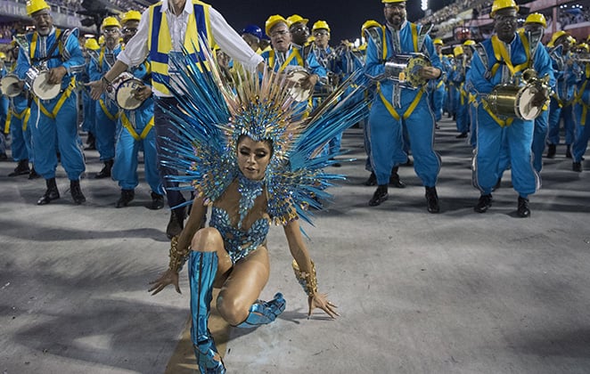 Lexa mostra machucados após tombo na Sapucaí; confira as imagens