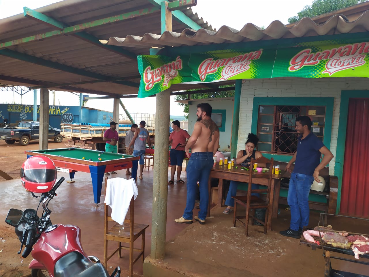 Polícia prende dono de bar que estava aberto durante a quarentena