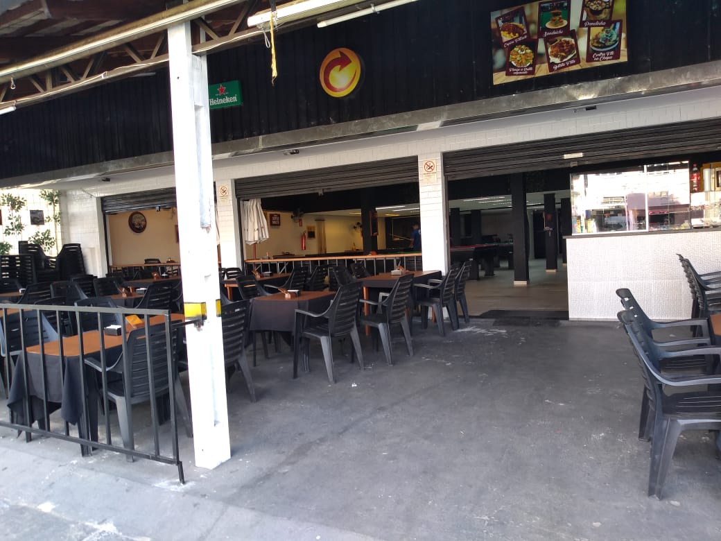 Mais de 600 mil foram demitidos de restaurantes e bares, estima associação