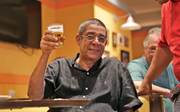 Zeca Pagodinho sugere 'levantamento de copo' para as Olimpíadas Festival Sarará terá Zeca Pagodinho, Elza Soares e Pabllo Vittar em 2022