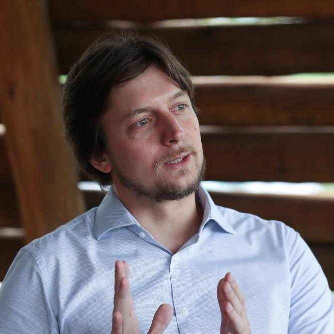 Alexandre Guerra deixa de ser acionista da rede Giraffas após gravar dizer que funcionários deveriam ter mais medo de perder o emprego do que de contrair o coronavírus. (Foto: reprodução)