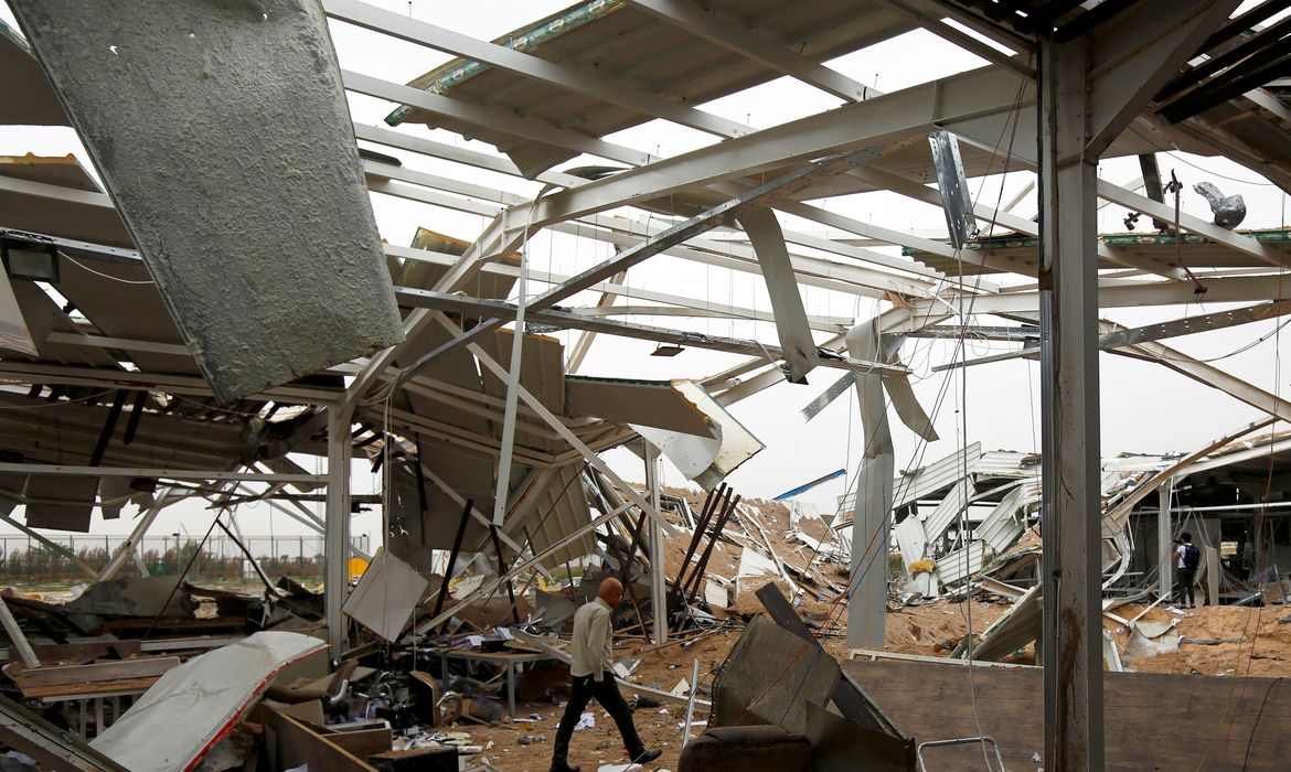 Os Estados Unidos (EUA) realizaram uma série de ataques aéreos de precisão na quinta-feira (12) contra uma milícia iraquiana apoiada pelo Irã. (Foto: Alaa Al-Marjani)