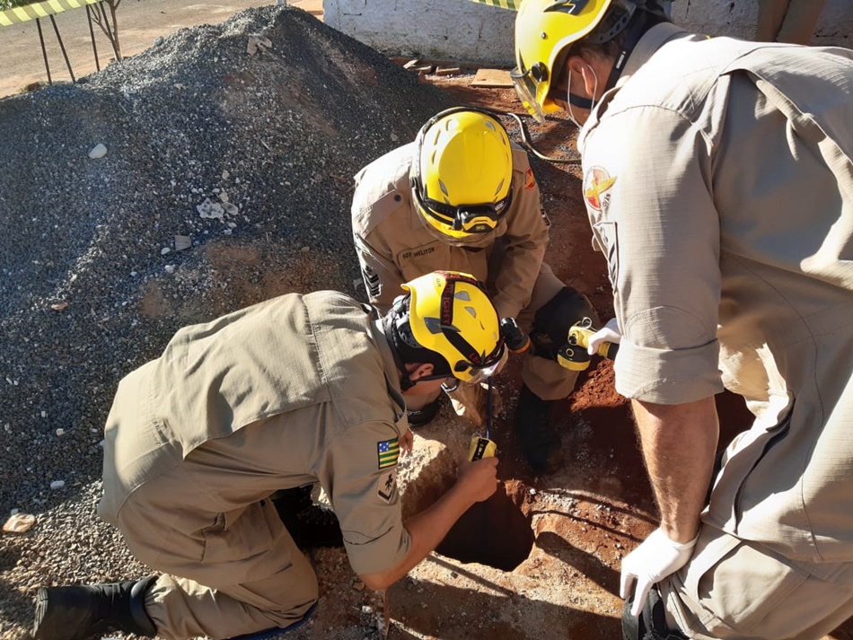 Criança estava brincando em buraco em Rio Verde