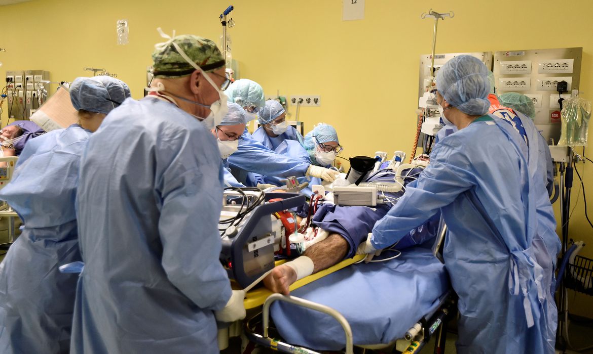 Mortes por coronavírus na Espanha chegam a 849 em 24 horas